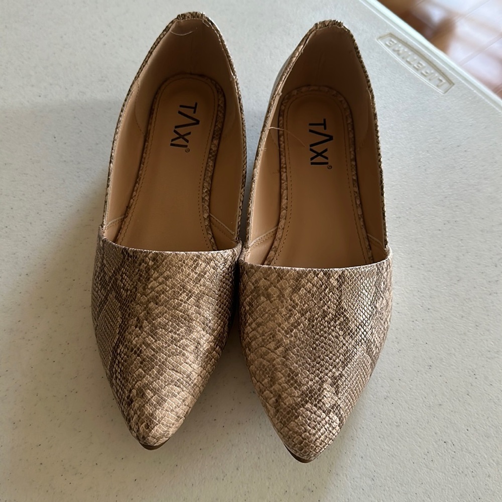 BRAND NEW Patterned Flats